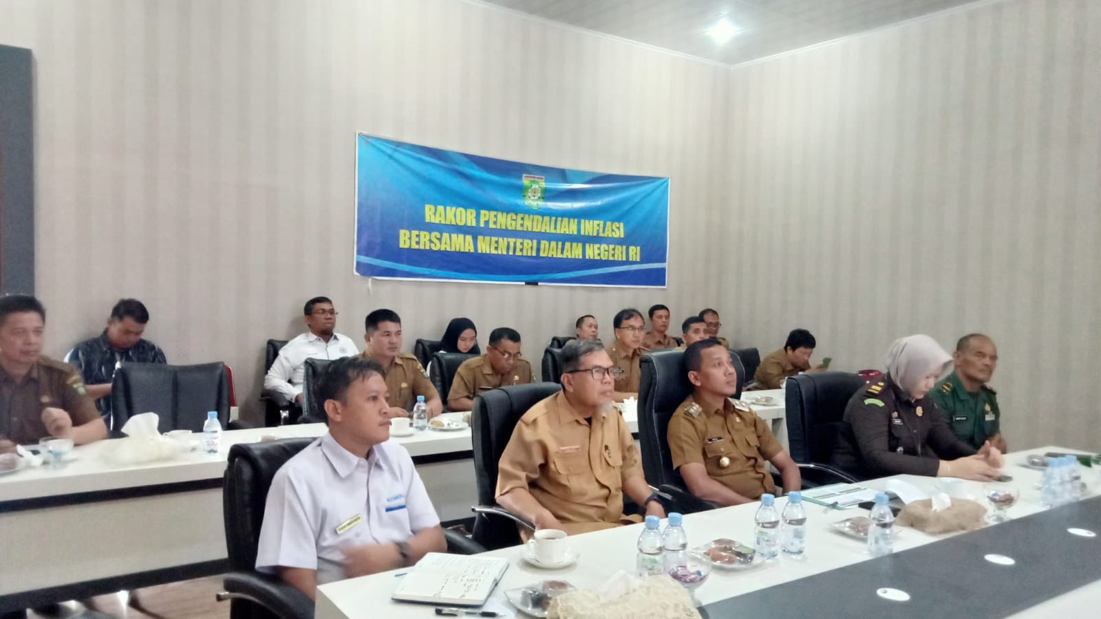 Zoom Meeting Rapat Koordinasi Pengendalian Inflasi Tahun 2023 bersama Menteri Dalam Negeri